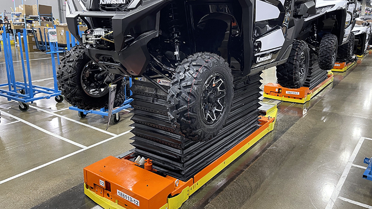 AGVs with Integrated Lifts Solve Automotive Assembly Challenges
