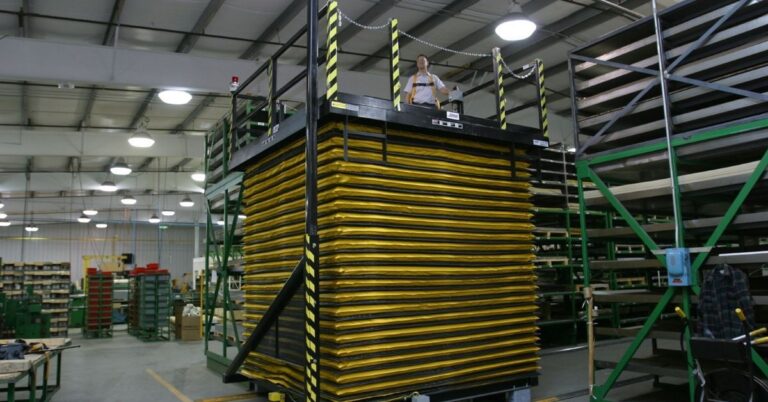 Material handling lift for mezzanine applications